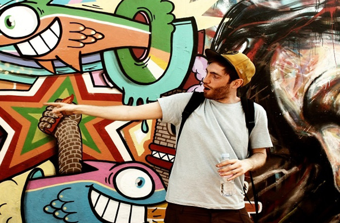 Street Artist Showing Street Art London
